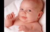 新生儿训练，促进身体和智力发育