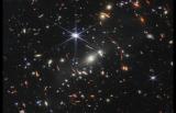 NASA韦伯太空望远镜公布首张全彩照片